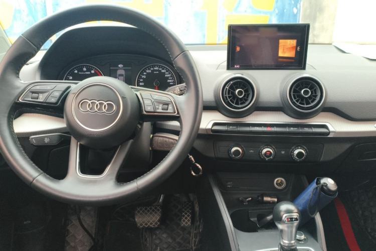 Used Audi Q2L 2020 35 TFSI Ambition Dynamic Edition Center Console