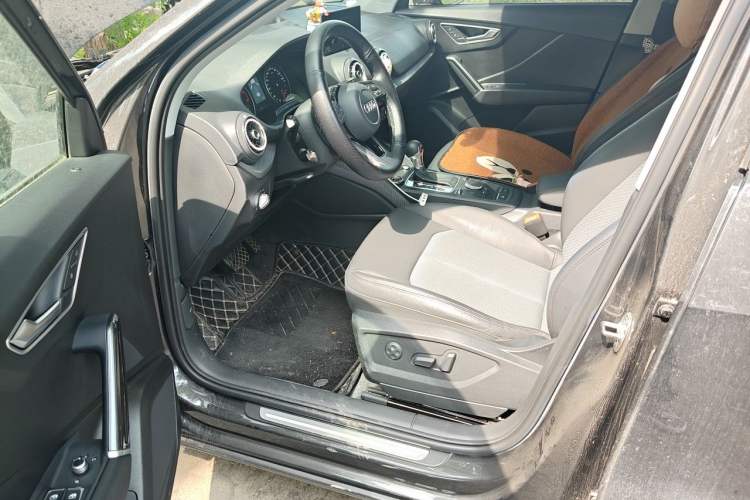 Used Audi Q2L 2020 35 TFSI Fashionable and Elegant Model Driver Seat