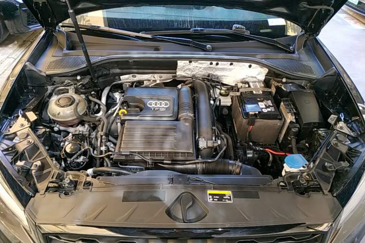Used Audi Q2L 2020 35 TFSI Fashion Dynamic Model Engine Bay