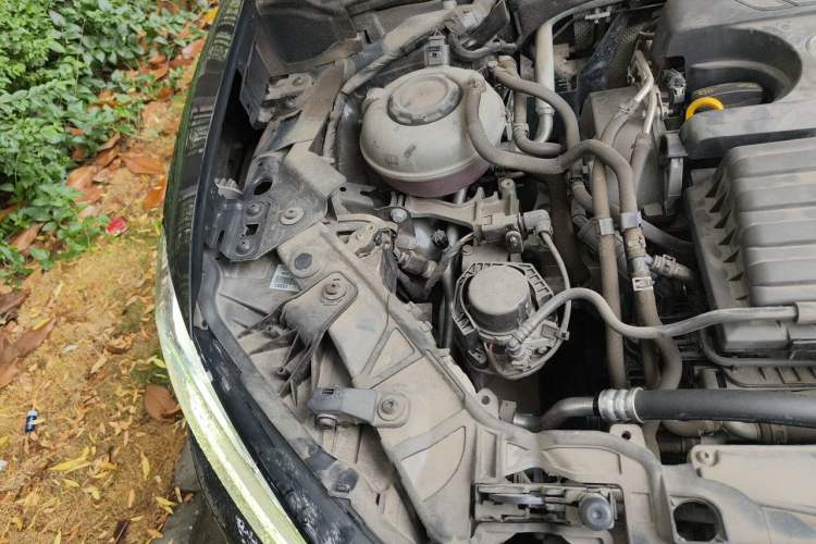 Used Audi Q2L 2020 35 TFSI Fashion Dynamic Model Engine Bay Right