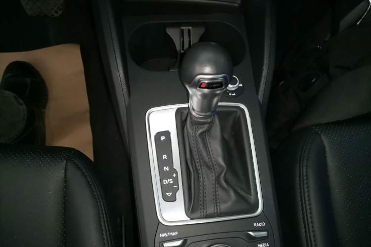 Used Audi Q2L 2020 35 TFSI Ambition Dynamic Edition Gear Lever