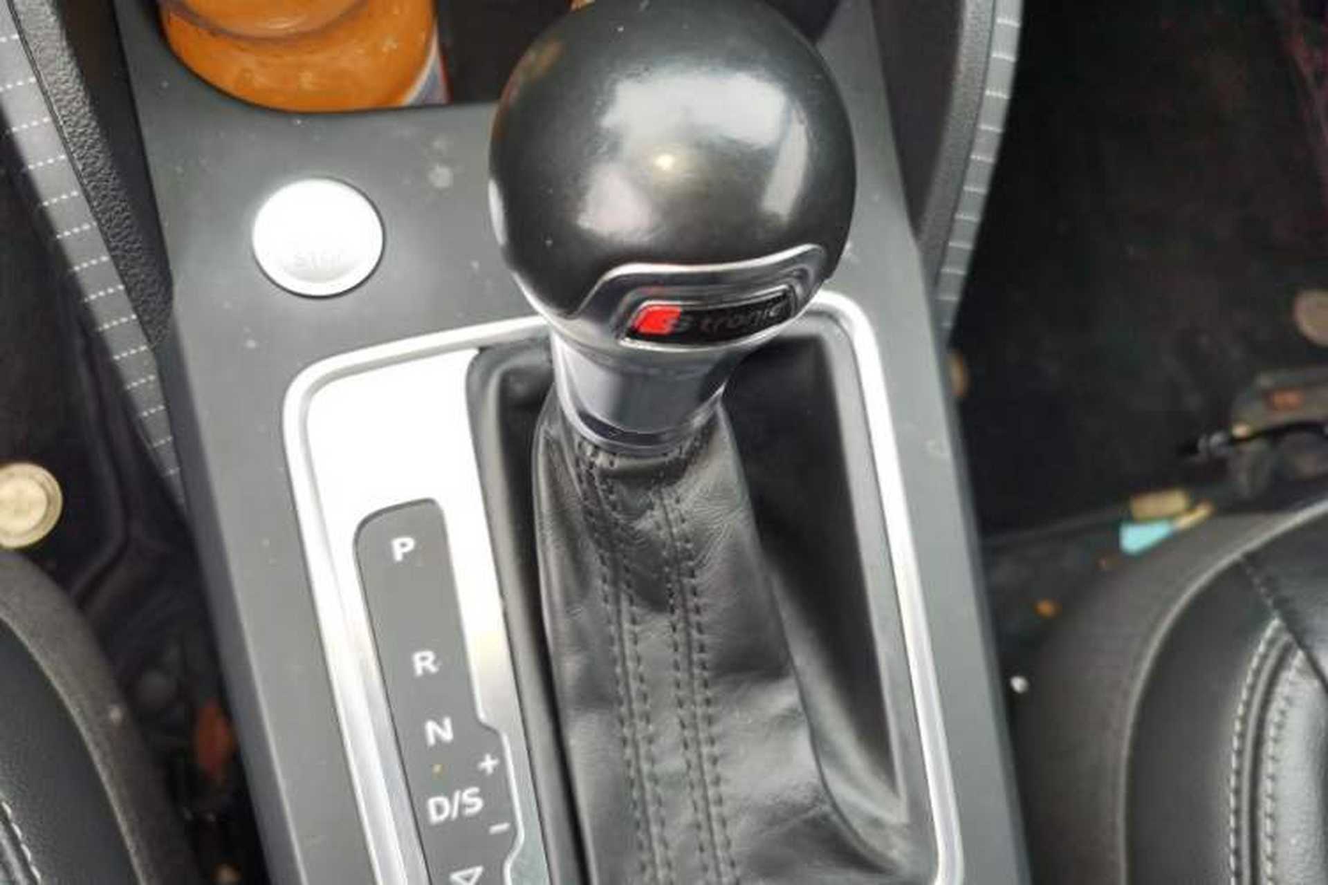 Used Audi Q2L 2020 35 TFSI Fashion Dynamic Model Gear Lever