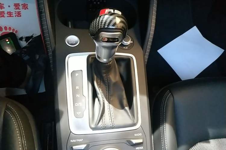 Used Audi Q2L 2020 35 TFSI Fashion Dynamic Model Gear Lever