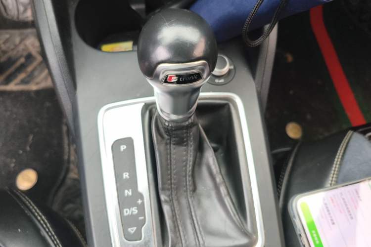 Used Audi Q2L 2020 35 TFSI Ambition Dynamic Edition Gear Lever