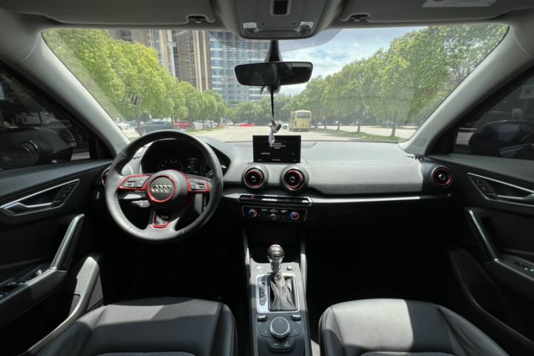 Used Audi Q2L 2020 35 TFSI Fashion Dynamic Model Interior 6