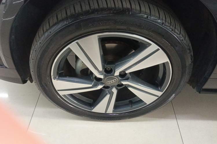 Used Audi Q2L 2020 35 TFSI Fashion Dynamic Model Left Front Wheel Hub