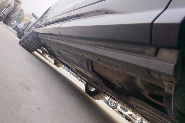 Used Audi Q2L 2020 35 TFSI Fashion Dynamic Model Left Side Sill