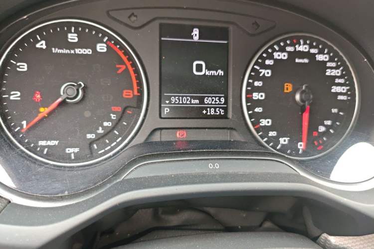Used Audi Q2L 2020 35 TFSI Ambition Dynamic Edition Odometer Close Up