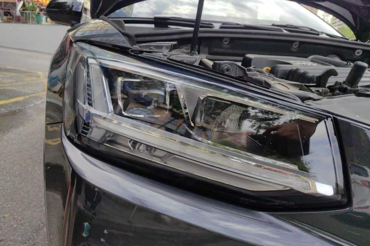 Used Audi Q2L 2020 35 TFSI Fashion Dynamic Model Right Front Headlight
