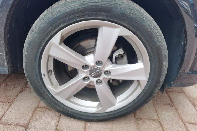 Used Audi Q2L 2020 35 TFSI Fashionable and Elegant Model Right Front Wheel Hub