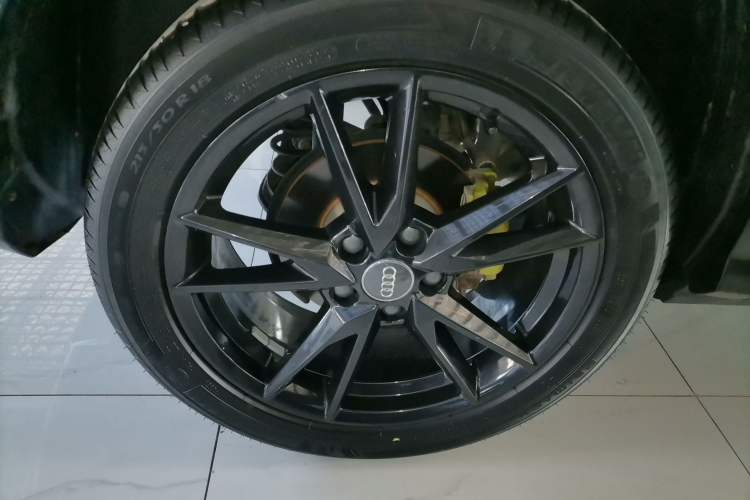 Used Audi Q2L 2020 35 TFSI Ambition Dynamic Edition Right Rear Wheel Hub