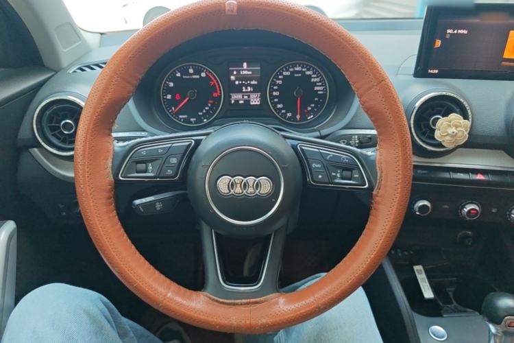 Used Audi Q2L 2020 35 TFSI Fashion Dynamic Model Steering Wheel