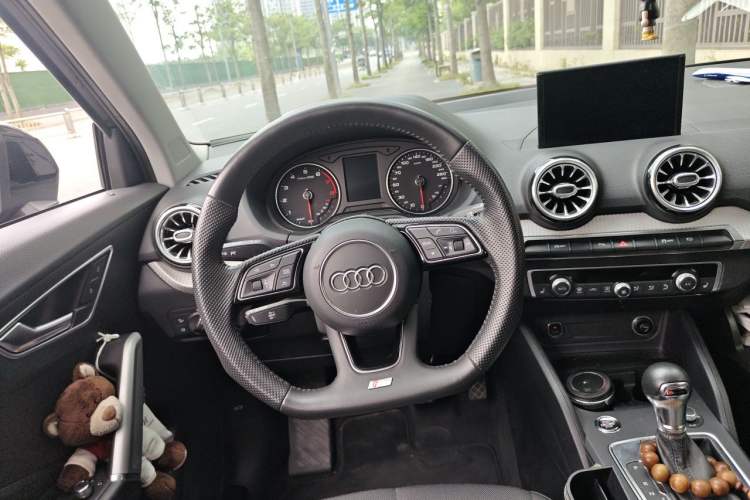 Used Audi Q2L 2020 35 TFSI Ambition Dynamic Edition Steering Wheel