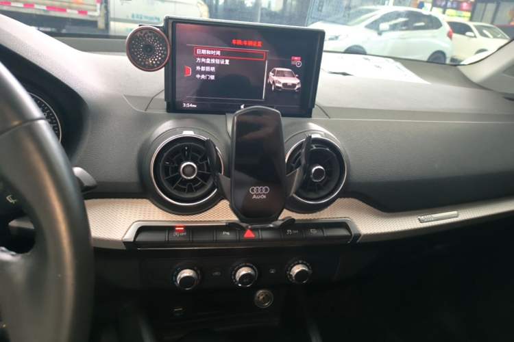 Used Audi Q2L 2020 35 TFSI Ambition Dynamic Edition Audio And AC Panel