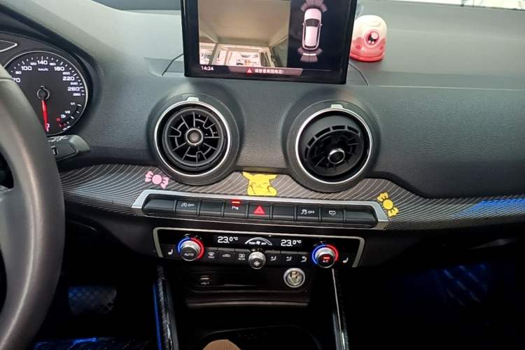 Used Audi Q2L 2020 35 TFSI Ambition Dynamic Edition Audio And AC Panel