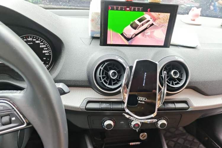 Used Audi Q2L 2020 35 TFSI Ambition Dynamic Edition Audio And AC Panel