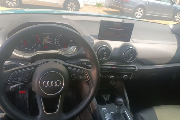 Used Audi Q2L 2020 35 TFSI Fashionable and Elegant Model Center Console