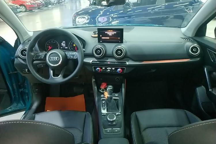 Used Audi Q2L 2020 35 TFSI Fashion Dynamic Model Center Console