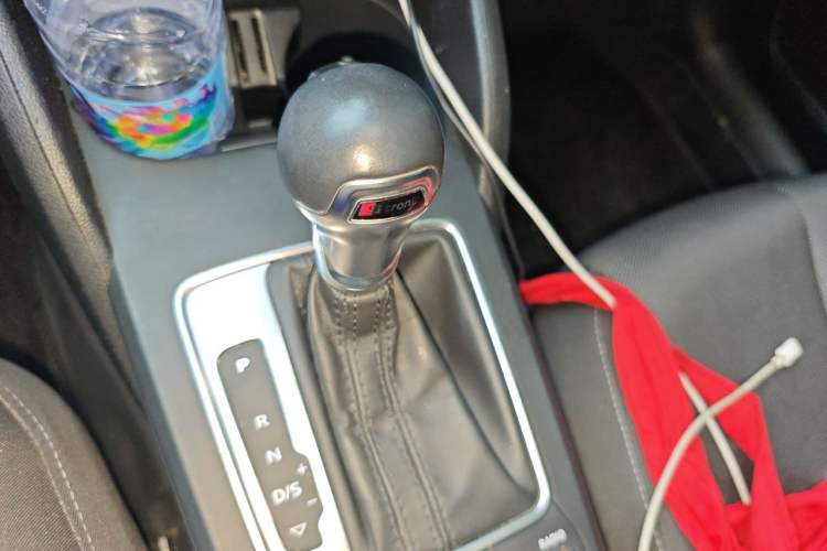 Used Audi Q2L 2020 35 TFSI Ambition Dynamic Edition Gear Lever