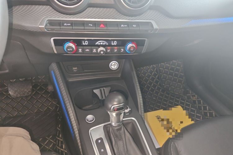 Used Audi Q2L 2020 35 TFSI Fashion Dynamic Model Gear Lever