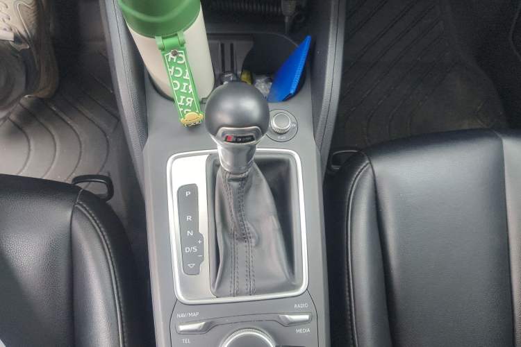 Used Audi Q2L 2020 35 TFSI Ambition Dynamic Edition Gear Lever