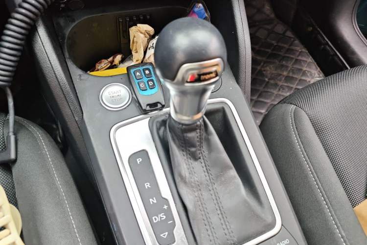 Used Audi Q2L 2020 35 TFSI Ambition Dynamic Edition Gear Lever