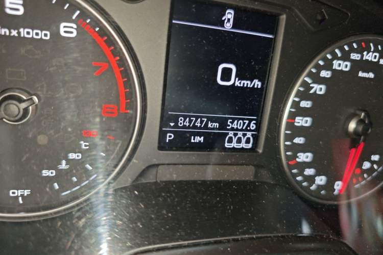 Used Audi Q2L 2020 35 TFSI Ambition Dynamic Edition Odometer Close Up