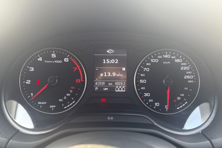 Used Audi Q2L 2020 35 TFSI Ambition Dynamic Edition Odometer Close Up