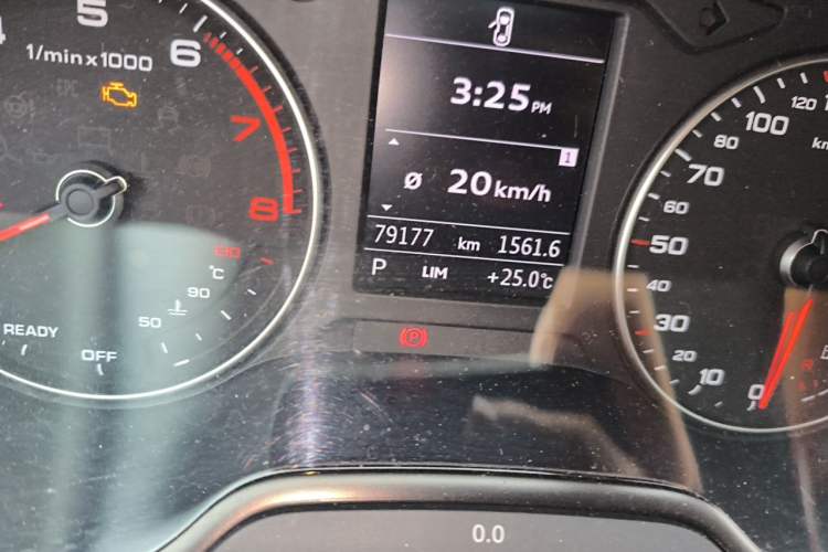 Used Audi Q2L 2020 35 TFSI Ambition Dynamic Edition Odometer Close Up