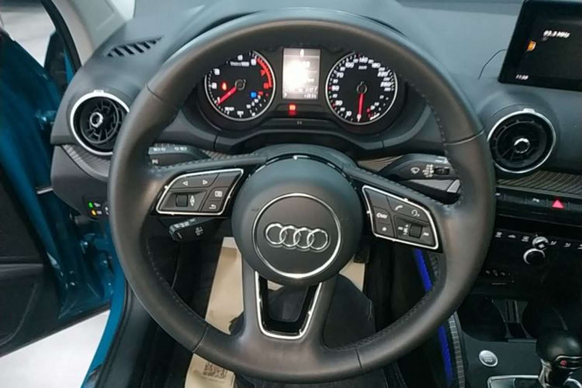 Used Audi Q2L 2020 35 TFSI Fashionable and Elegant Model Steering Wheel