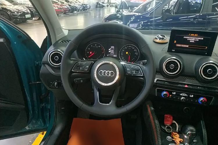 Used Audi Q2L 2020 35 TFSI Fashion Dynamic Model Steering Wheel