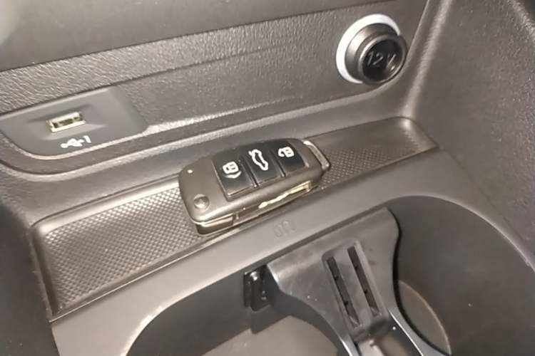 Used Audi Q2L 2020 35 TFSI Fashionable and Elegant Model Vehicle Key