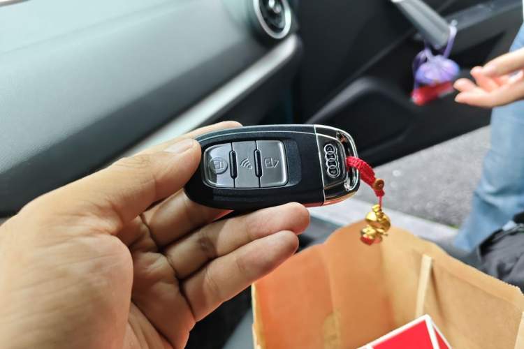Used Audi Q2L 2020 35 TFSI Ambition Dynamic Edition Vehicle Key