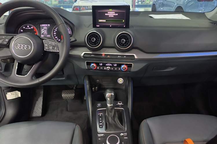 Used Audi Q2L 2020 35 TFSI Fashionable and Elegant Model Audio And AC Panel