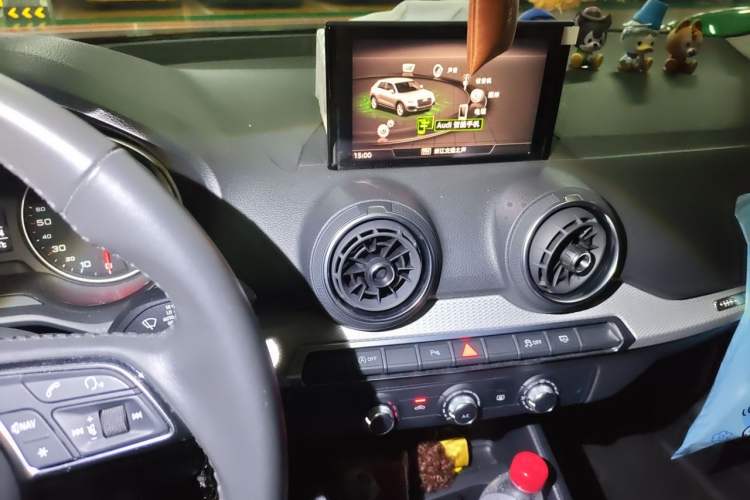 Used Audi Q2L 2020 35 TFSI Ambition Dynamic Edition Audio And AC Panel