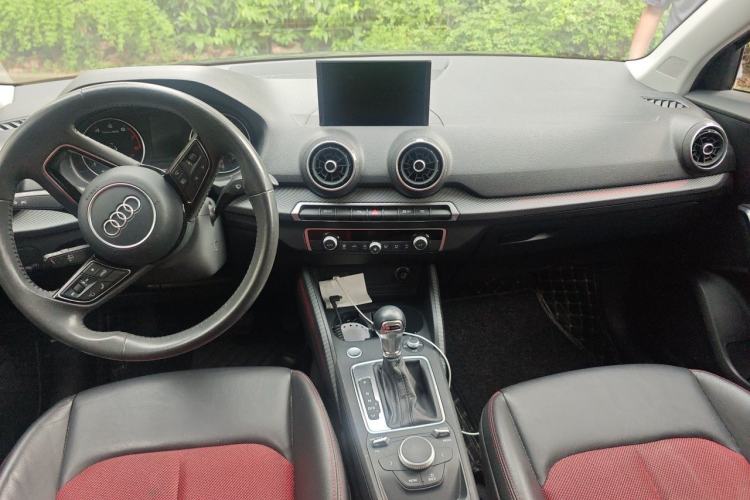 Used Audi Q2L 2020 35 TFSI Fashion Dynamic Model Center Console