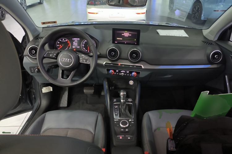 Used Audi Q2L 2020 35 TFSI Fashionable and Elegant Model Center Console