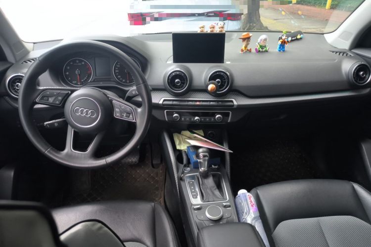 Used Audi Q2L 2020 35 TFSI Fashionable and Elegant Model Center Console
