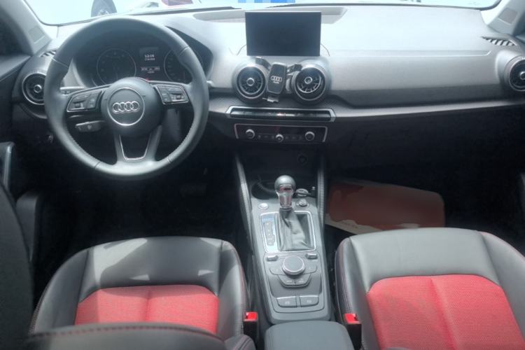 Used Audi Q2L 2020 35 TFSI Fashion Dynamic Model Center Console