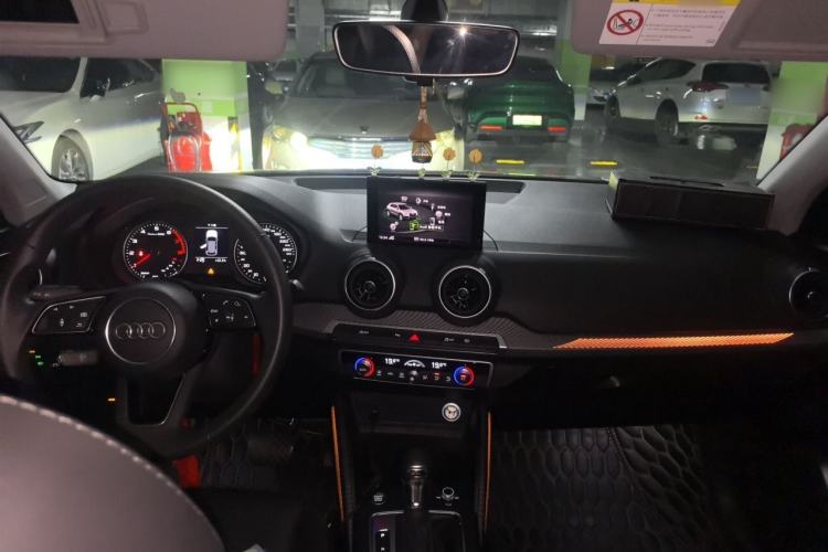 Used Audi Q2L 2020 35 TFSI Fashionable and Elegant Model Center Console