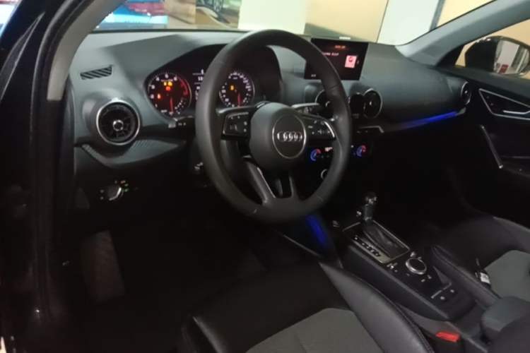 Used Audi Q2L 2020 35 TFSI Fashionable and Elegant Model Center Console