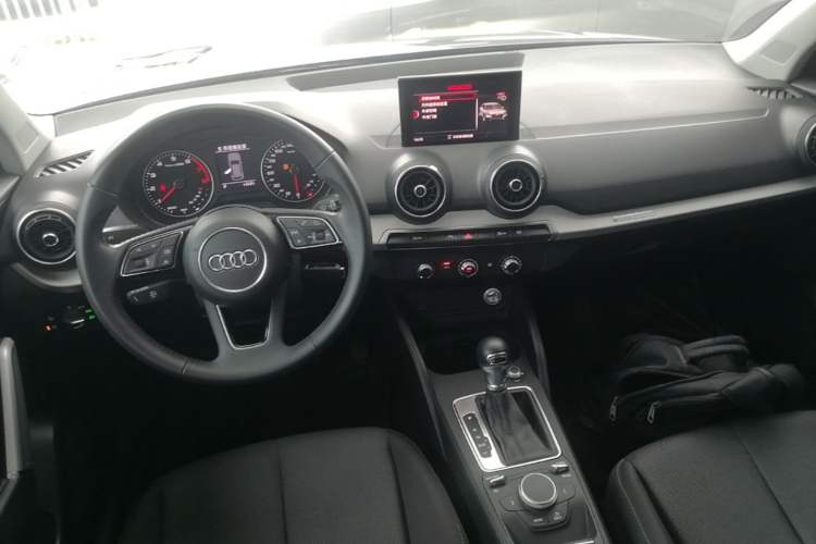 Used Audi Q2L 2020 35 TFSI Ambition Dynamic Edition Center Console