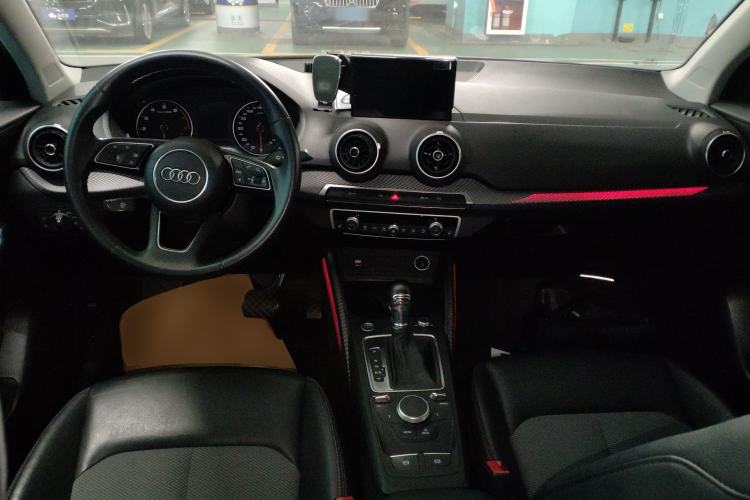 Used Audi Q2L 2020 35 TFSI Fashionable and Elegant Model Center Console