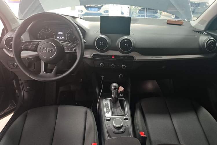 Used Audi Q2L 2020 35 TFSI Ambition Dynamic Edition Center Console