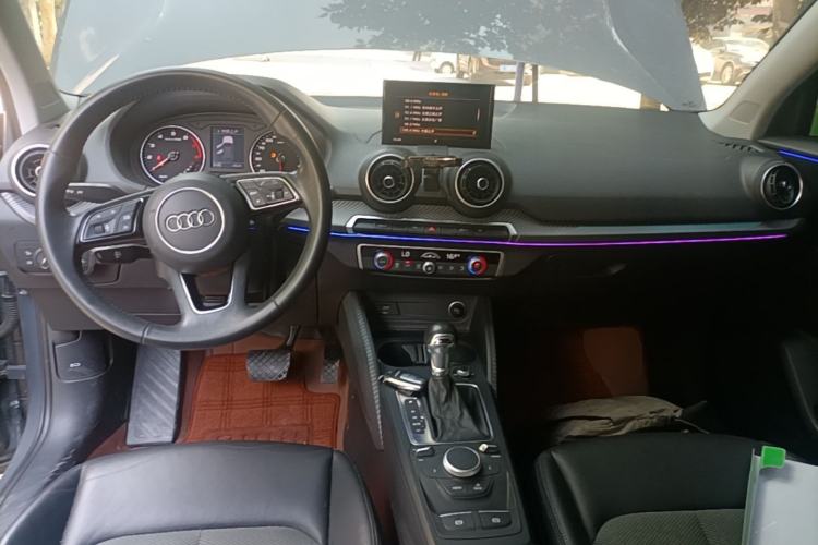 Used Audi Q2L 2020 35 TFSI Fashionable and Elegant Model Center Console