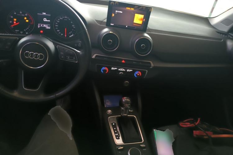 Used Audi Q2L 2020 35 TFSI Fashionable and Elegant Model Center Console