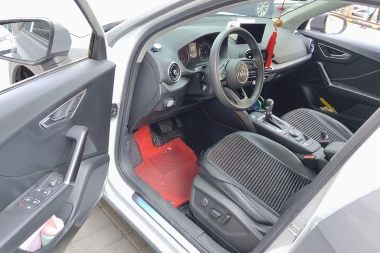 Used Audi Q2L 2020 35 TFSI Fashionable and Elegant Model Driver Seat