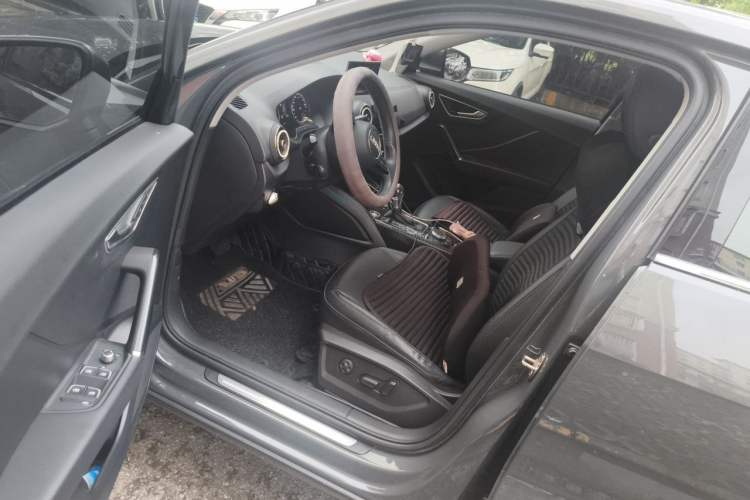 Used Audi Q2L 2020 35 TFSI Fashionable and Elegant Model Driver Seat