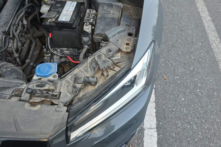 Used Audi Q2L 2020 35 TFSI Fashion Dynamic Model Engine Bay Left