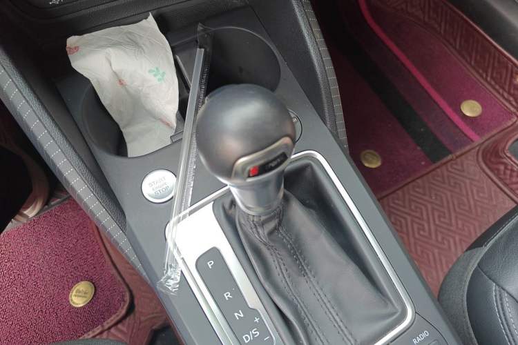 Used Audi Q2L 2020 35 TFSI Fashion Dynamic Model Gear Lever